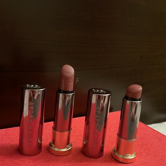 Bundle of nude lipsticks. - Picture 5 of 5